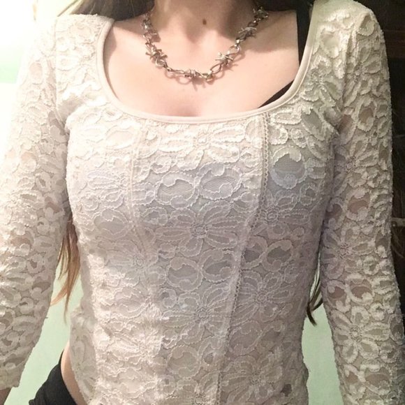 Moa Moa Tops - Beautiful White Lace Long Sleeve Top